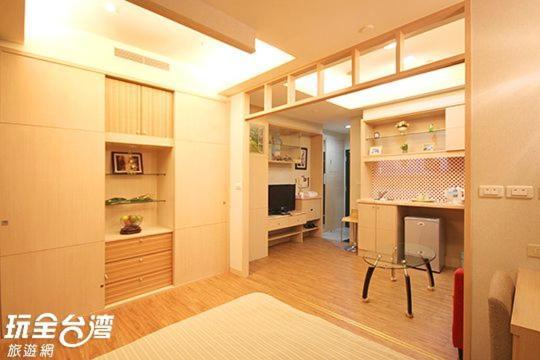 85 Happy Holiday Hotel Kaohsiung Exterior photo