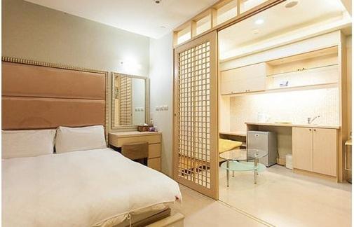 85 Happy Holiday Hotel Kaohsiung Exterior photo